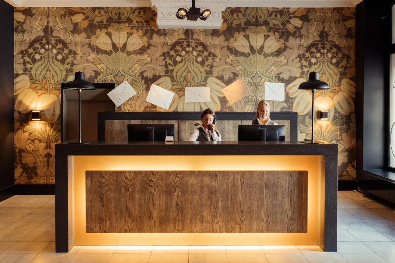 Post-Plaza Hotel & Grand Cafe Леэварден Экстерьер фото